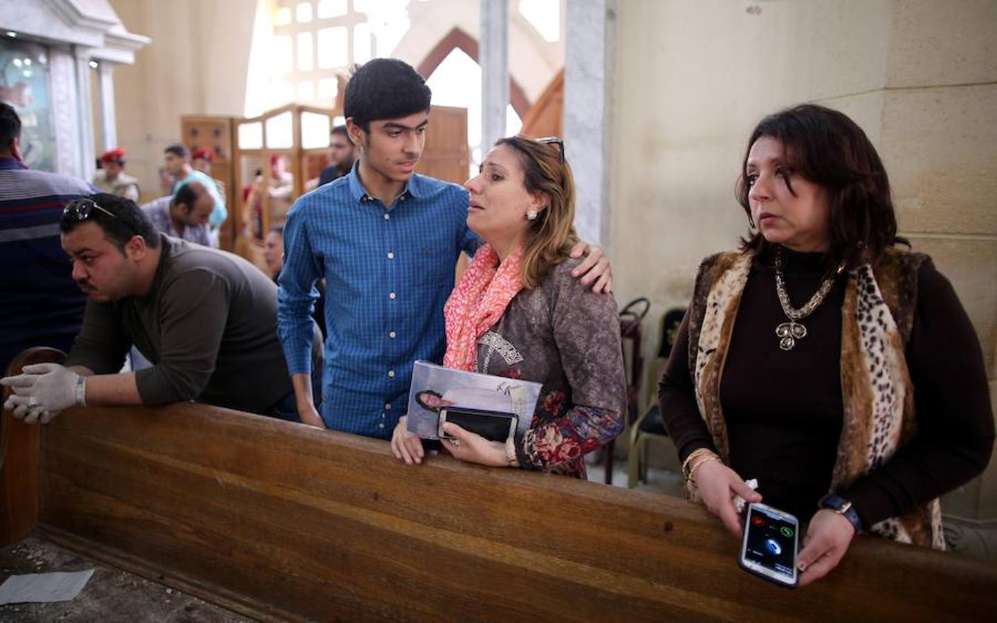 Según las primeras hipótesis de las fuerzas de seguridad, el supuesto artefacto explosivo habría sido colocado en el interior de la Iglesia, en el pasillo central frente al altar