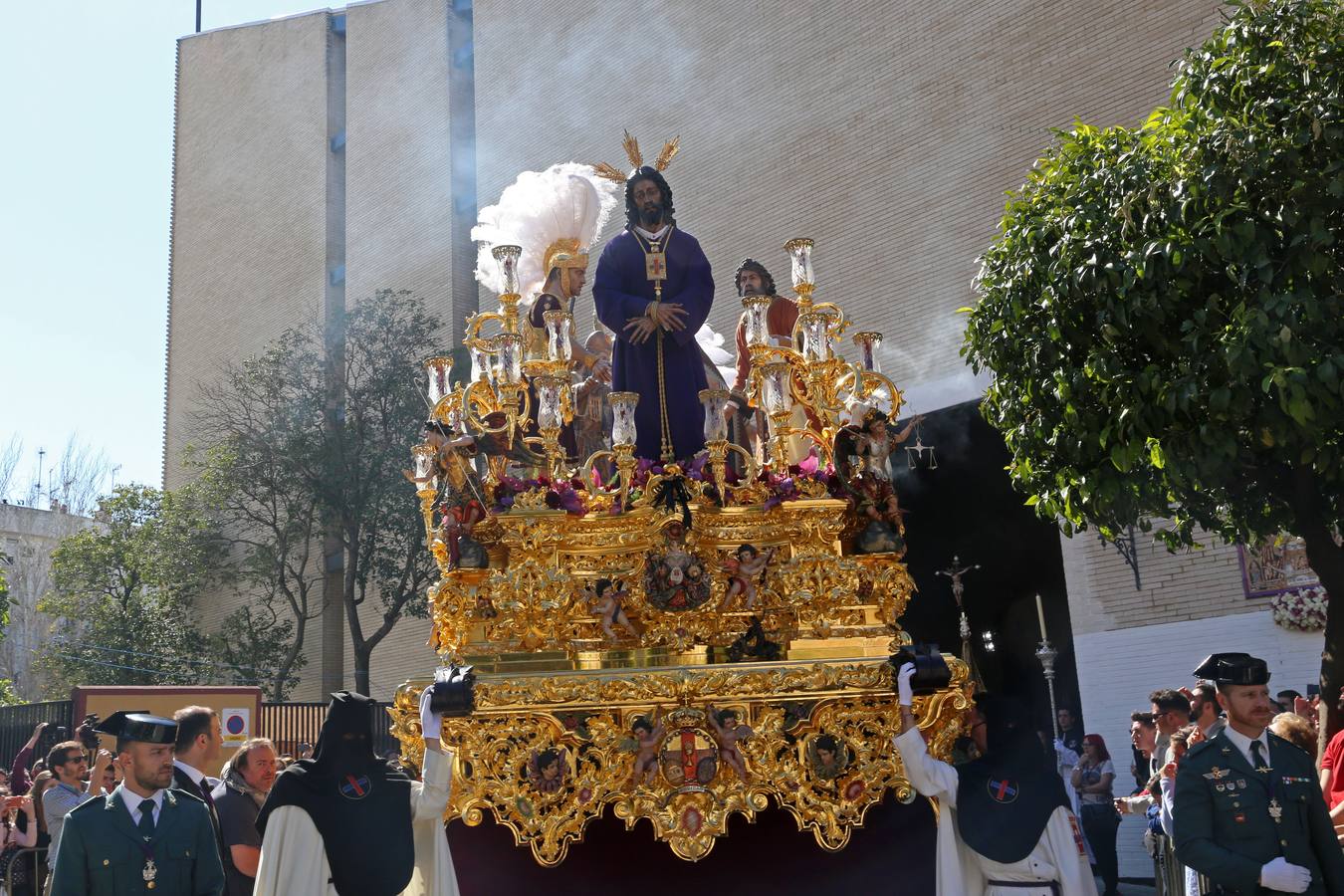 Las fotos del Polígono San Pablo el Lunes Santo