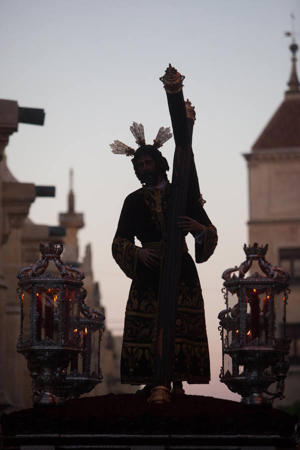 Las fotos de la hermandad de la Vera Cruz el Lunes Santo de la Semana Santa de Córdoba 2017