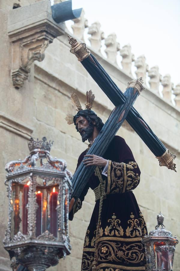 Las fotos de la hermandad de la Vera Cruz el Lunes Santo de la Semana Santa de Córdoba 2017