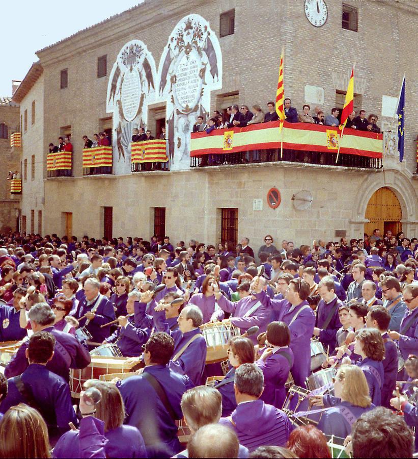 La conocida «Rompida» de Calanda (Teruel) en el año 2001. 