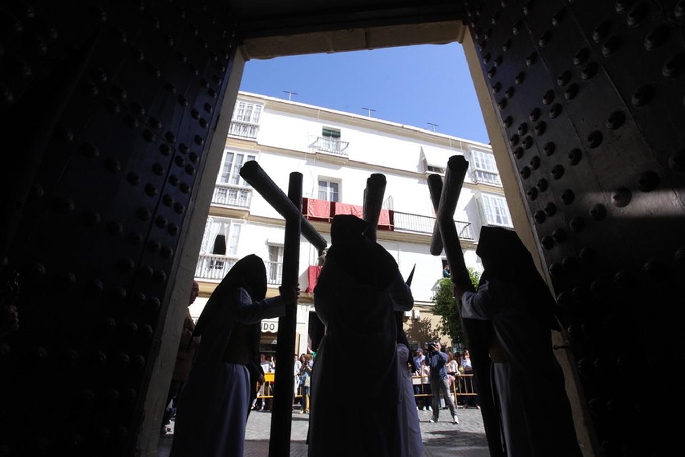 El Martes Santo en Cádiz, en imágenes