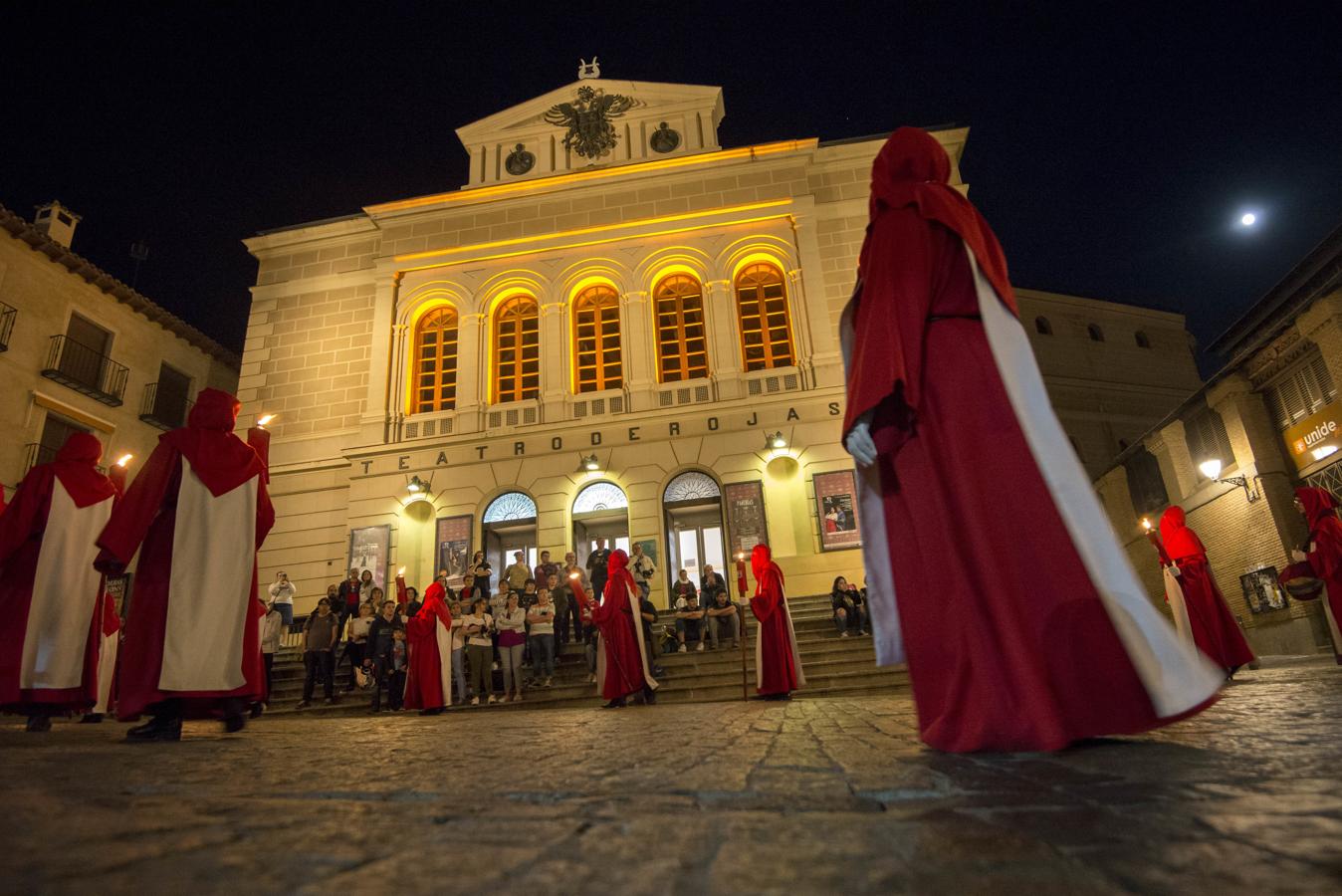 Santísimo Cristo de los Ángeles en el Teatro de Rojas. 