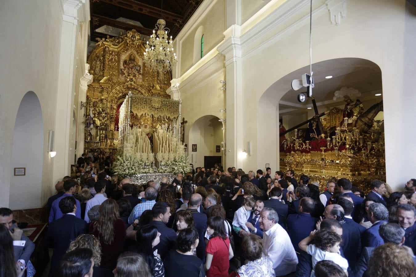 Visita a los templos del Calvario, la Esperanza de Triana y los Gitanos