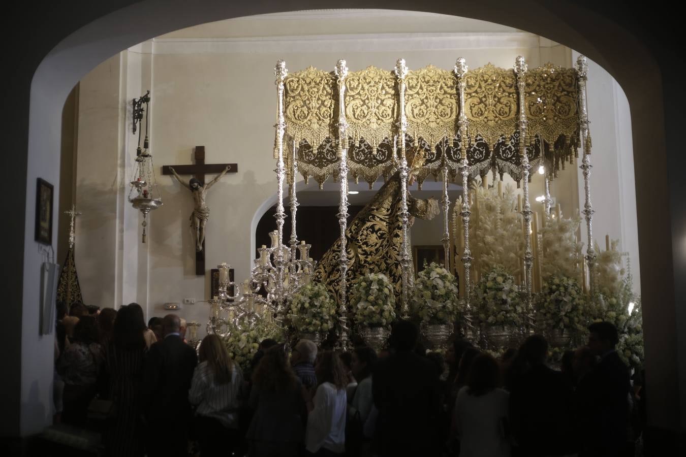 Visita a los templos del Calvario, la Esperanza de Triana y los Gitanos