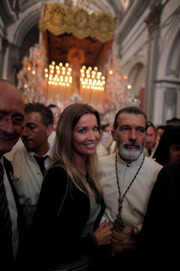 Antonio Banderas, junto a su pareja Nicole Kimpel. El actor participó en el paso de María Santísima de Lágrimas y Favores, de las Cofradías Fusionadas, el pasado Domingo de Ramos.. 