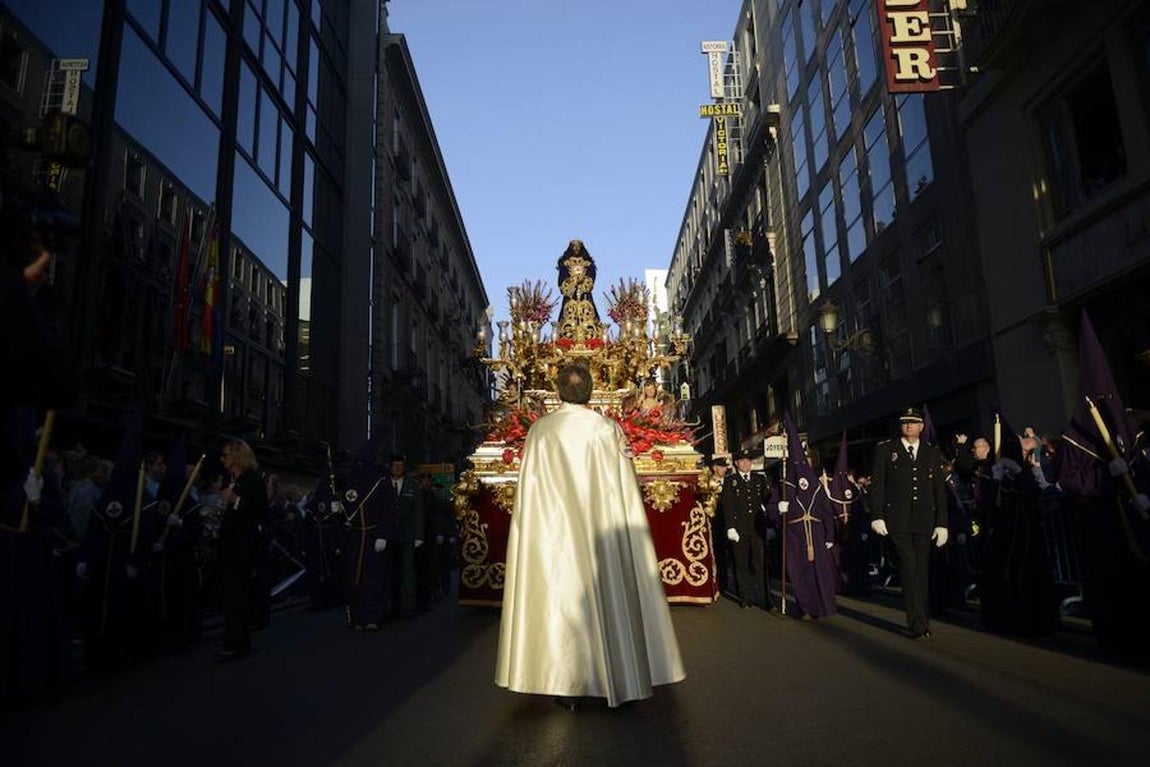 Las procesiones continúan por las calles del centro de Madrid probablemente hasta la medianoche. 