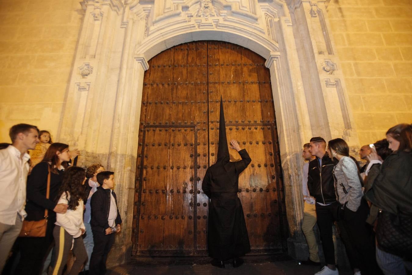 Las fotos de la hermandad de la Buena Muerte el Viernes Santo de la Semana Santa de Córdoba 2017