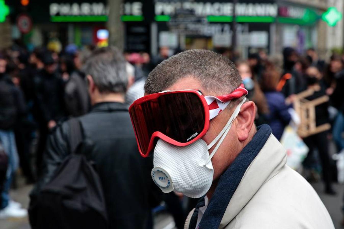 Algunos asistentes acudieron enmascarados para evitar ser identificados. 