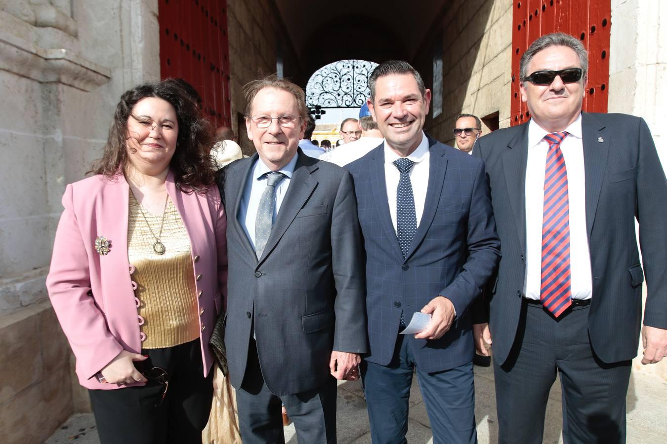 Esther Gil Marín, delegada del gobierno andaluz en Sevilla, Emilio de Llera, consejero de Justicia, Demetrio Pérez, director general de Interior, y Manuel Bejarano, alcalde de La Puebla del Río