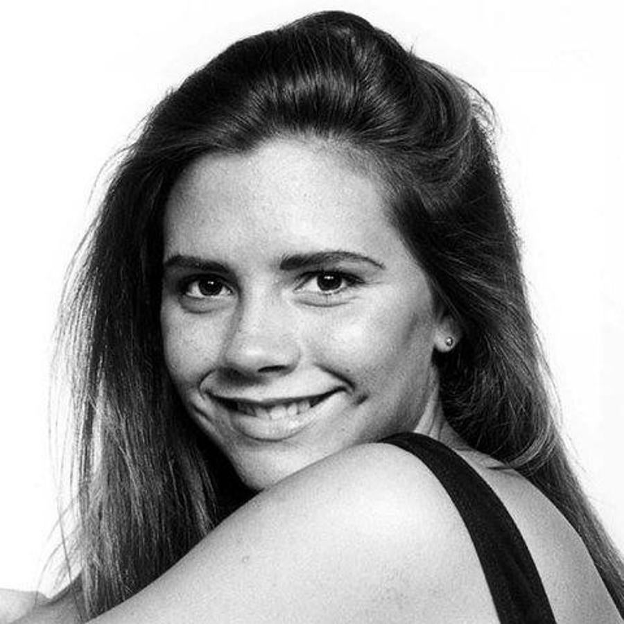 1992. Victoria Adams nació el 17 de abril de 1974, en Hertfordshire, Inglaterra
