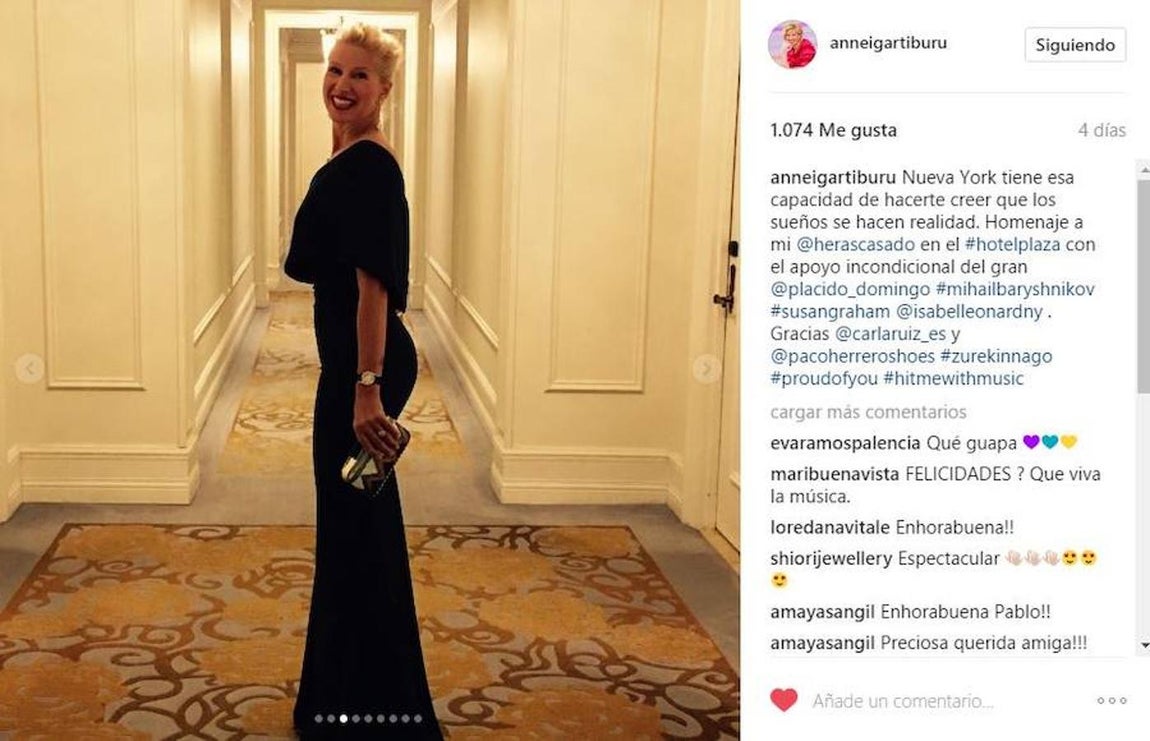 Anne Igartiburu. La presentadora se encuentra en Nueva York junto a su marido, el director de orquesta Pablo Heras-Casado, quien ha recibido un homenaje en el Hotel Plaza