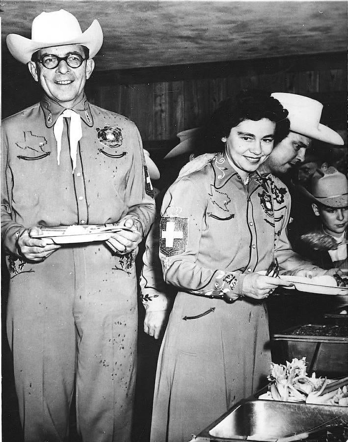 A los 20 años fue reina consorte (1947-1964) y, después, reina madre (1964-1973). 