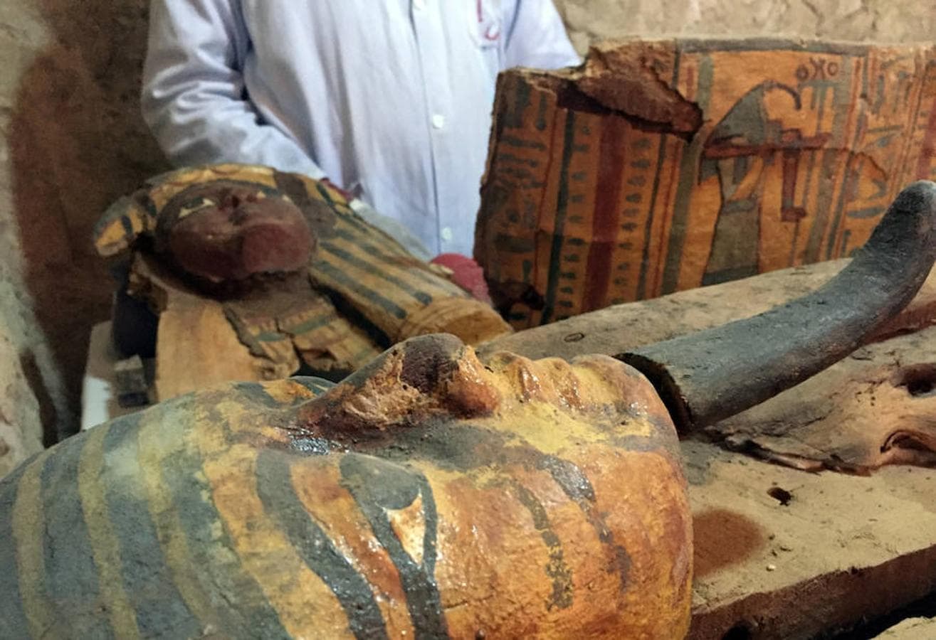Una misión de arqueólogos egipcios descubrió una tumba casi intacta de un alcalde de la antigua cuidad de Luxor (sur) de la dinastía faraónica XVIII (1.550-1.295 a.C.)
