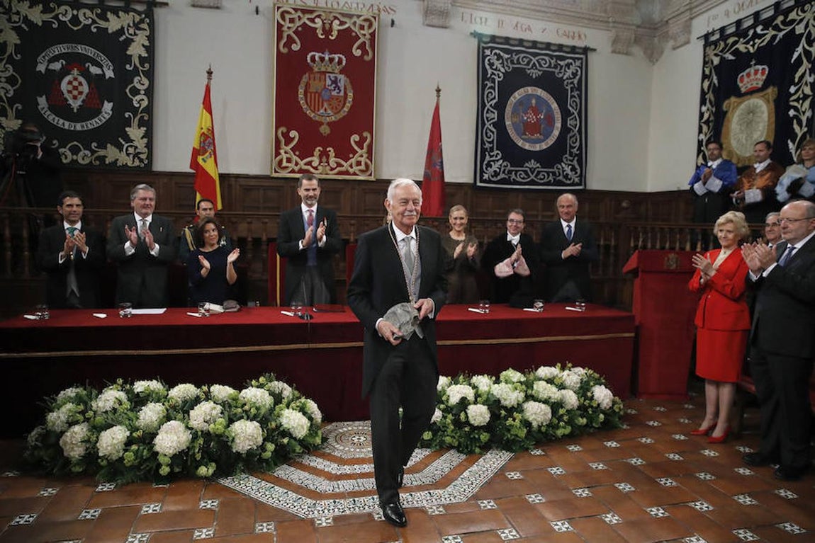 El escritor Eduardo Mendoza, tras recibir el Premio Cervantes. 