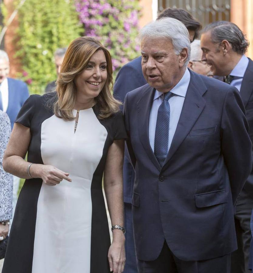 Susana Díaz junto al expresidente del Gobierno Felipe González. 