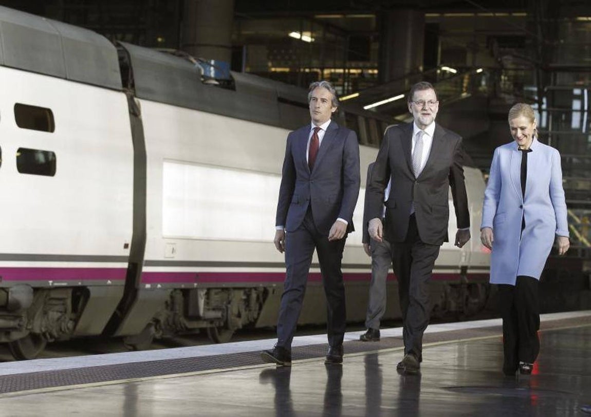 De la Serna, Rajoy y Cifuentes. 