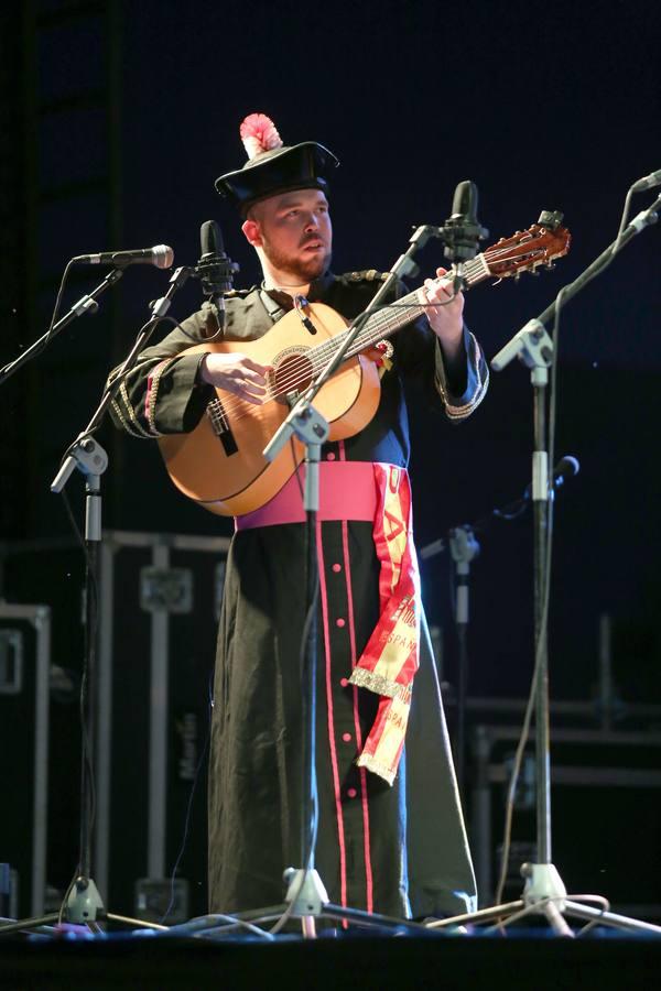 Los más grandes del Carnaval ponen bocabajo el Auditorio Rocío Jurado