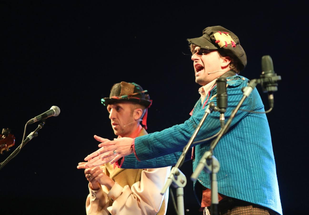 Los más grandes del Carnaval ponen bocabajo el Auditorio Rocío Jurado