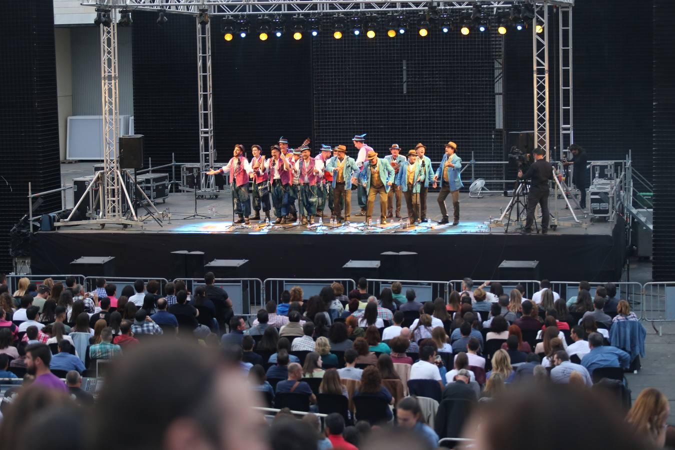 Los más grandes del Carnaval ponen bocabajo el Auditorio Rocío Jurado