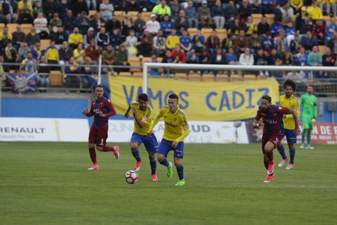 Fotos: Las imágenes del Cádiz 1-1 Levante
