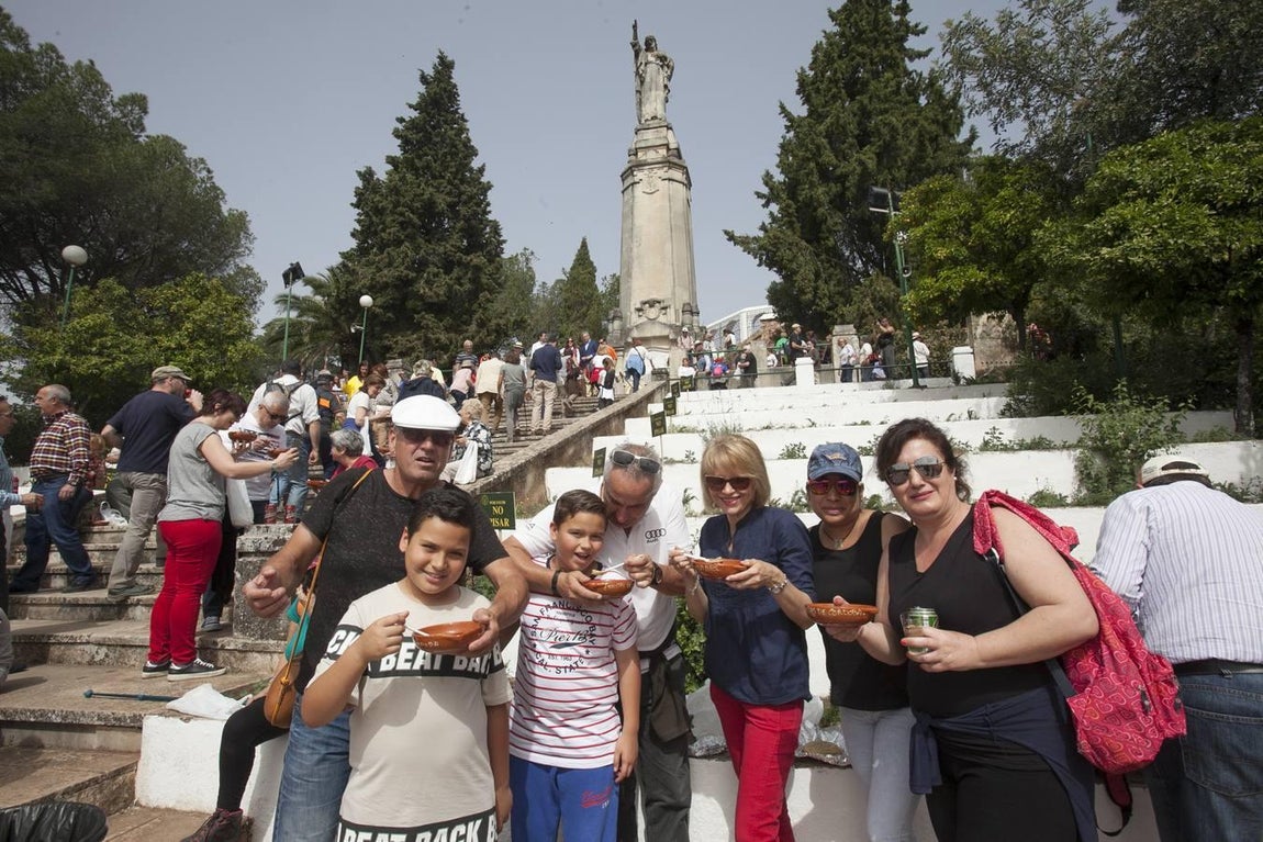 Galería fotográfica de las tradicionales habas de las Ermitas