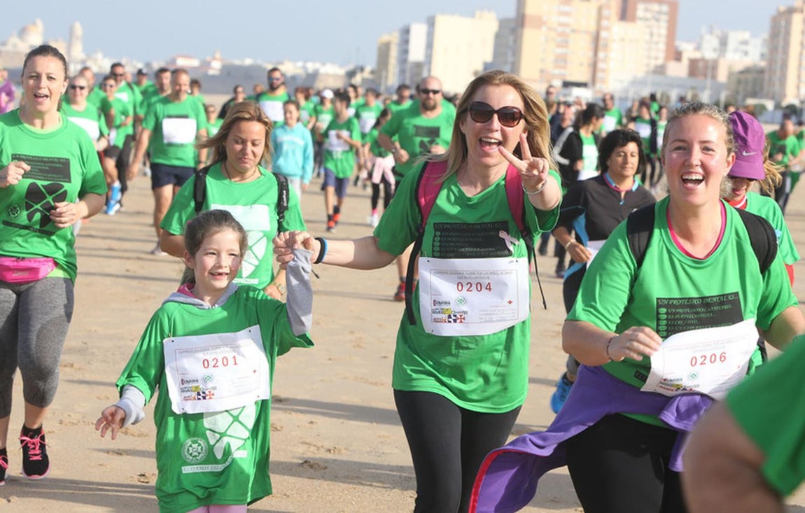 Búscate en la I Carrera solidaria por el pueblo Sirio en Cádiz