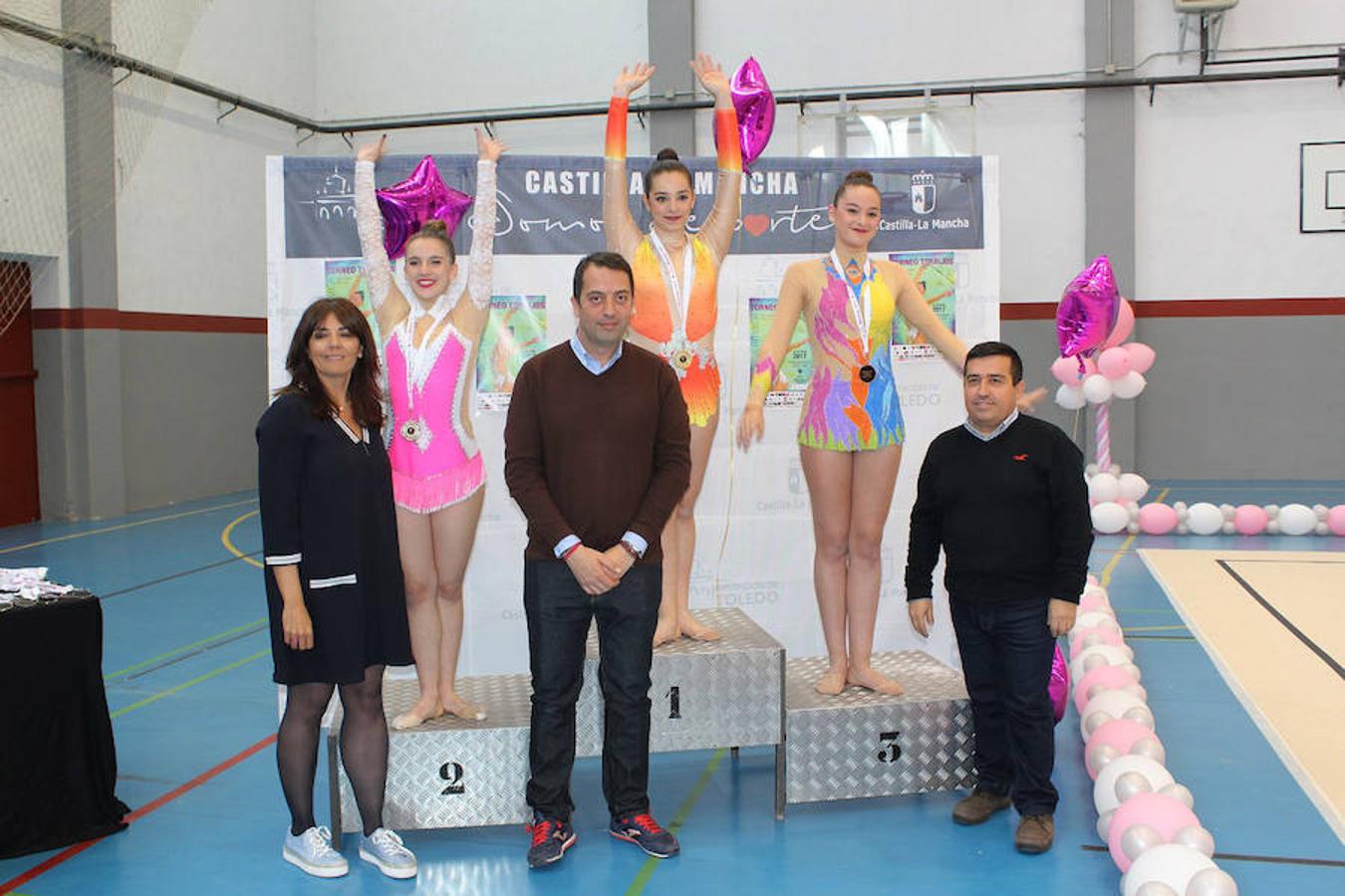 La X Gala Aniversario del Club Gimnasia Rítmica Torrijos, en imágenes