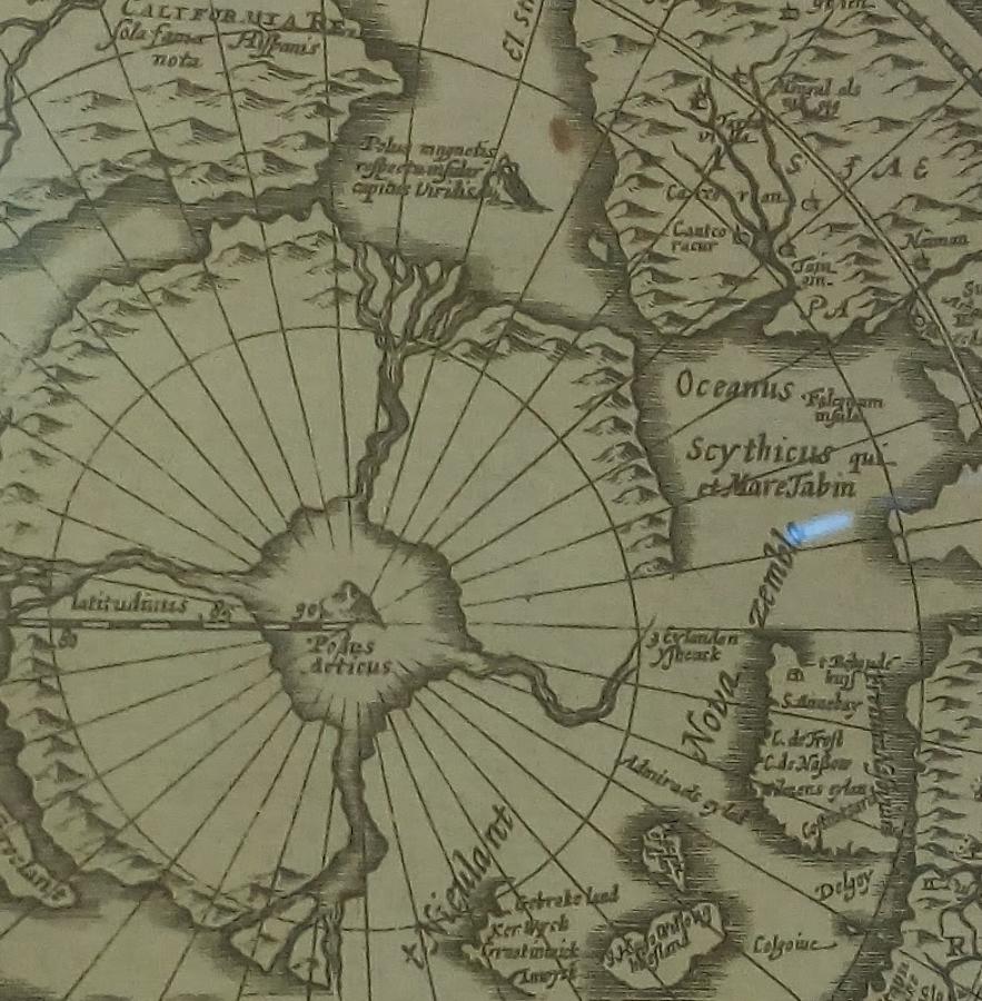 El polo magnético reflejado como una montaña de hierro junto al ártico en un atlas de Mercator de 1632. 