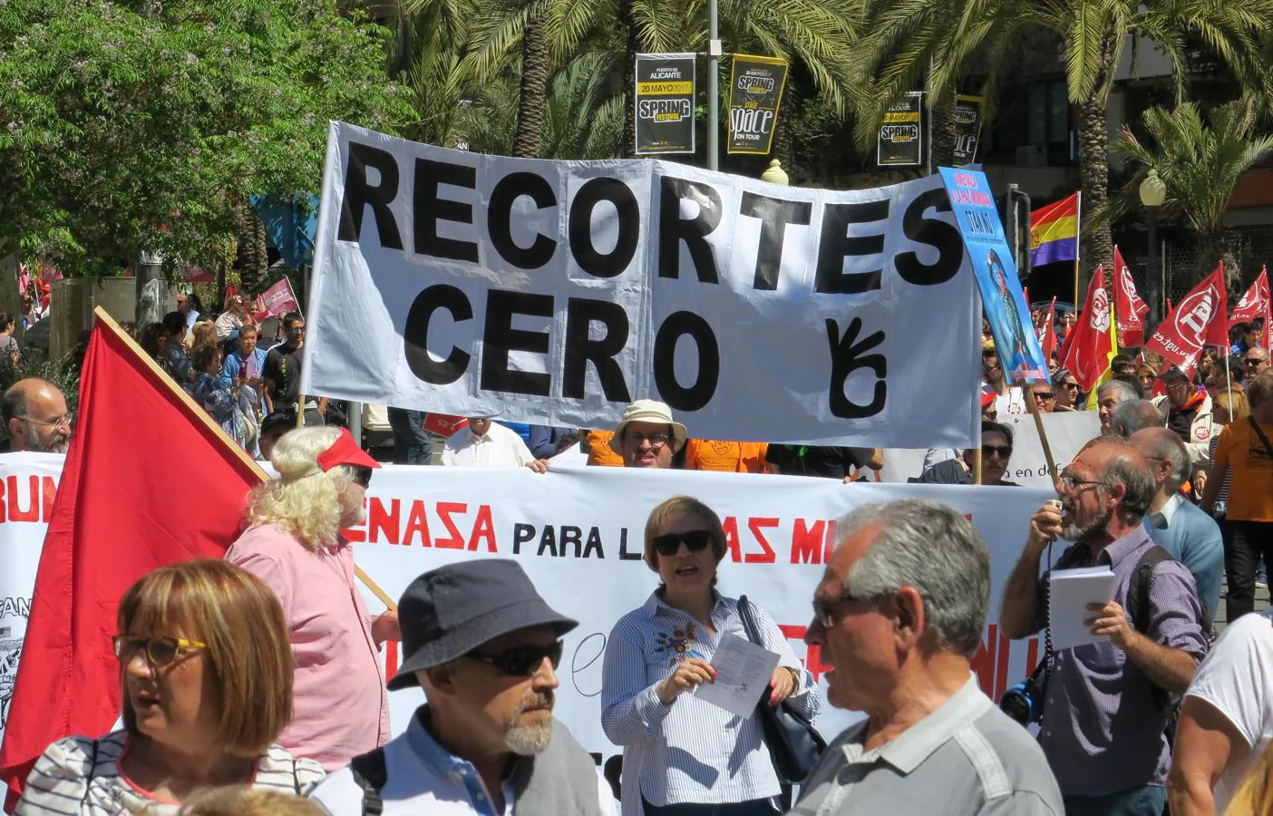 Marcha del Primero de Mayo en Alicante. 