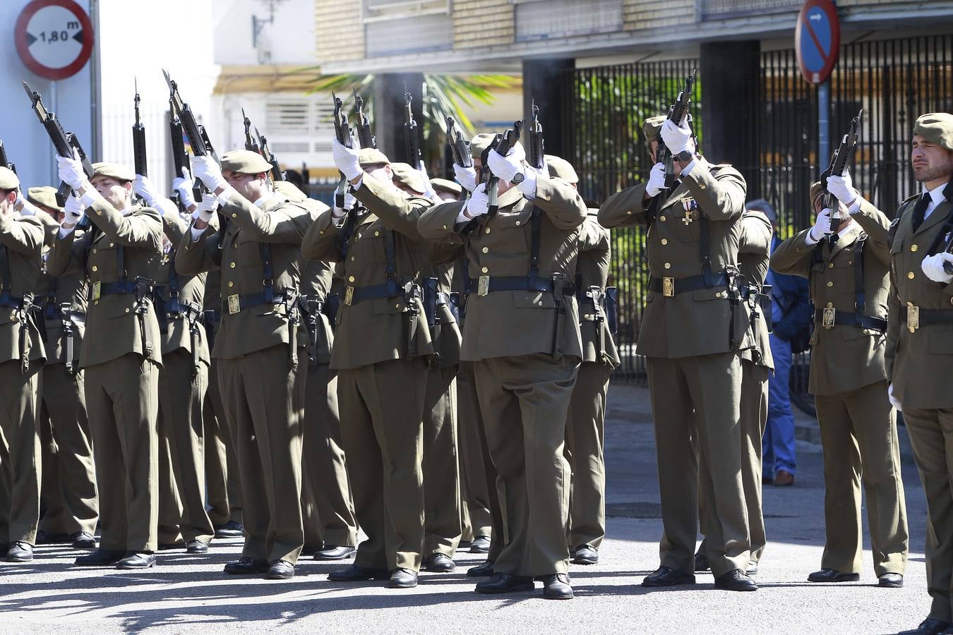 Homenaje a los héroes del Dos de Mayo en la plaza de la Gavidia