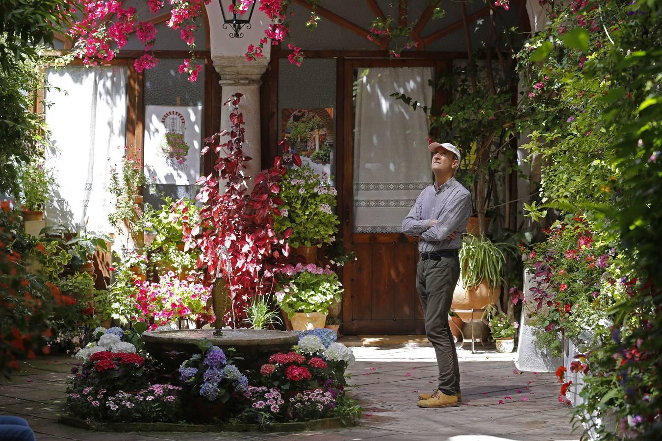 En imágenes, una ruta por los patios de Santiago y San Pedro