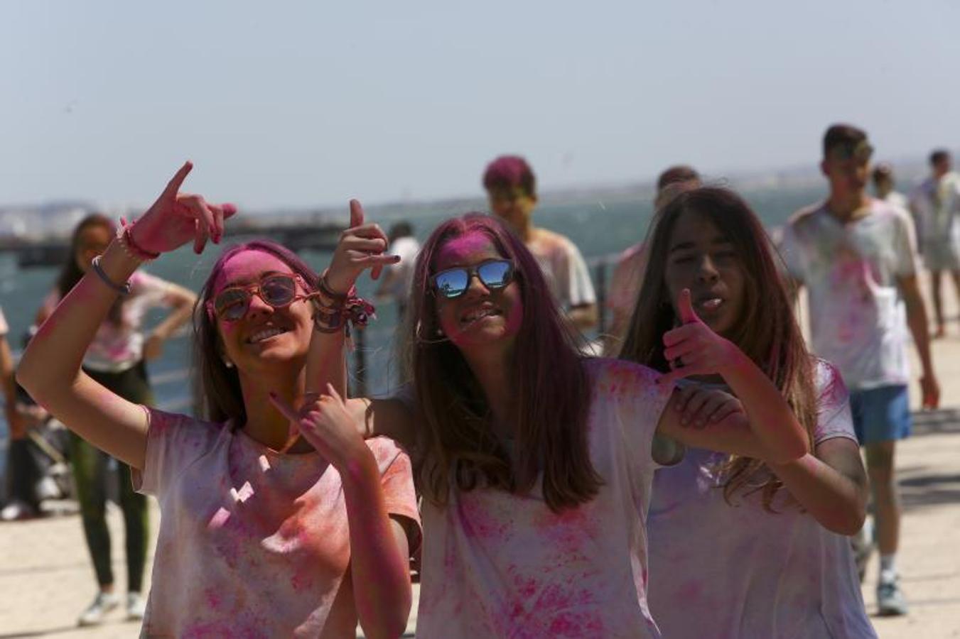 Las mejores imágenes de la carrera de colores (Holi run) de las Escuelas Católicas de Cádiz