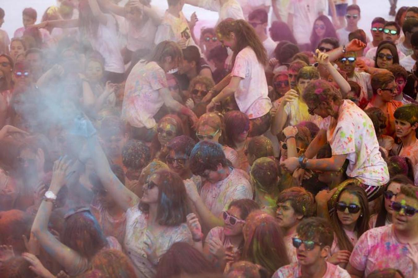 Las mejores imágenes de la carrera de colores (Holi run) de las Escuelas Católicas de Cádiz