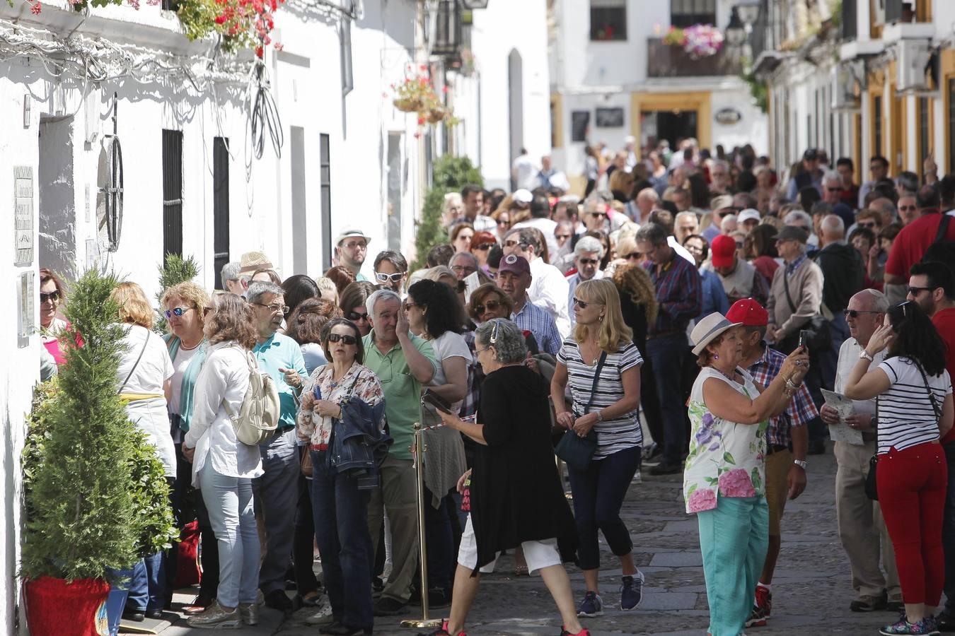 Un sábado de colas en los Patios de Córdoba de 2017