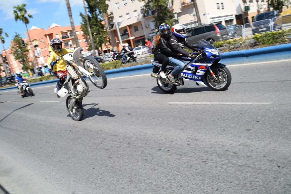 Imágenes: Los moteros toman El Puerto en un sábado radiante