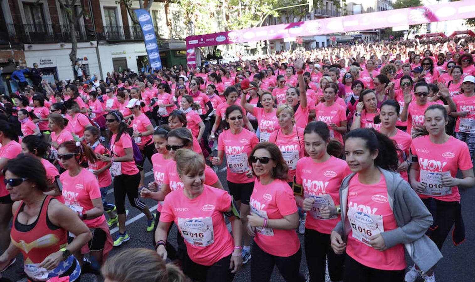 33.000 corredoras han participado hoy por las calles de Madrid en la XIV Carrera de la Mujer