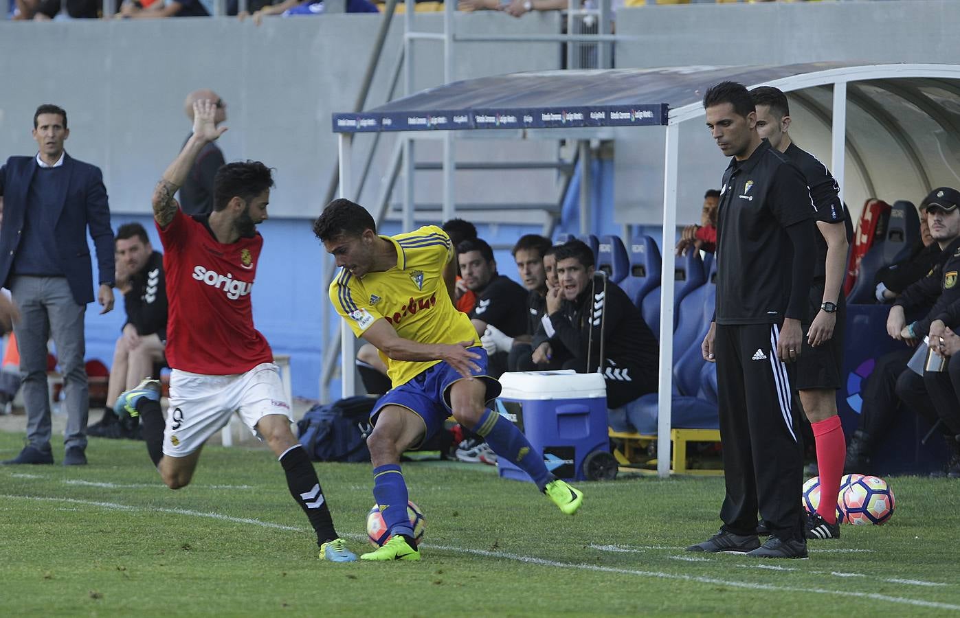 El Cádiz CF-Nàstic, en imágenes