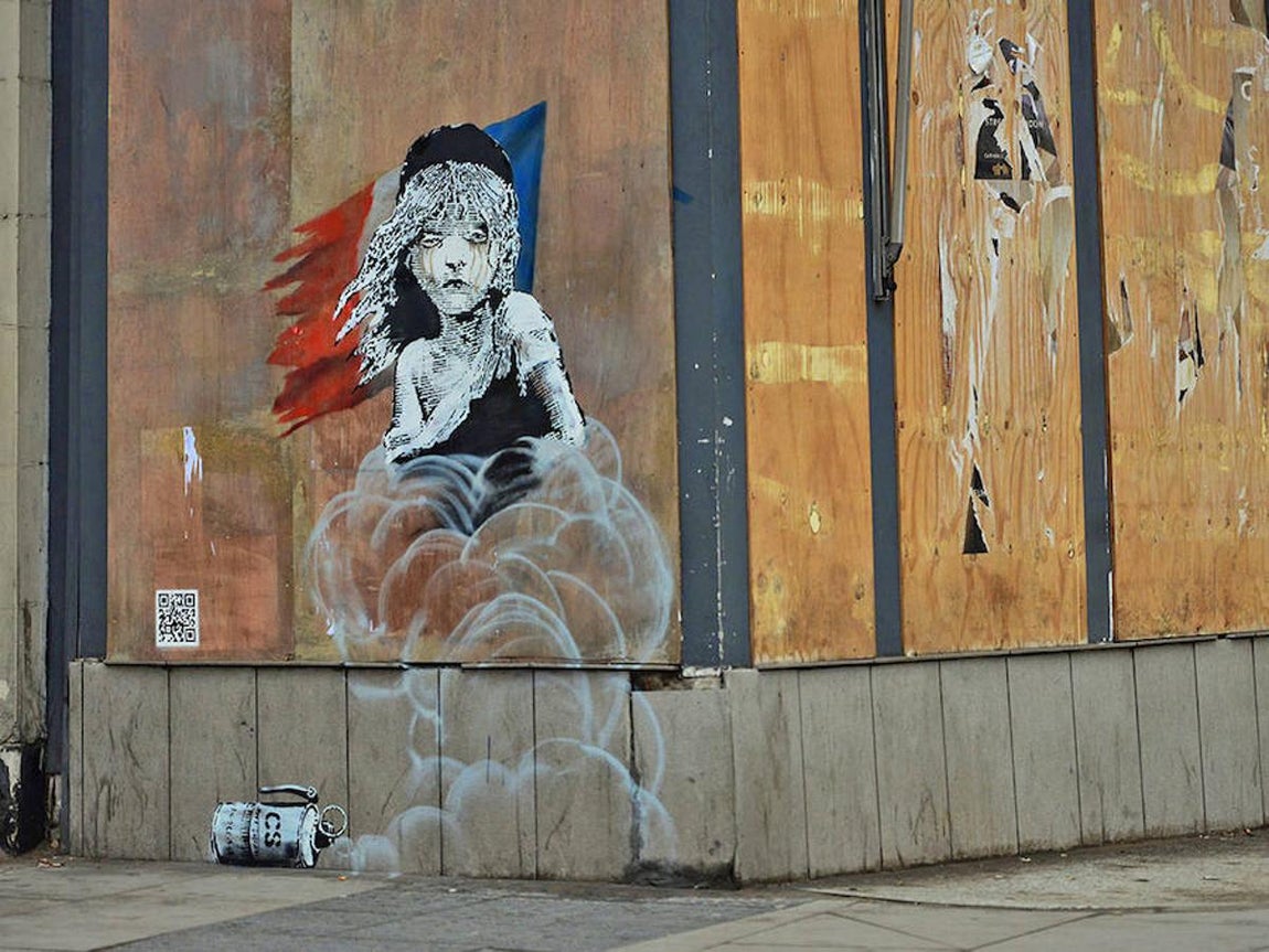 Los Miserables. Mural en la Embajada de Francia en Londres como critica a los ataques en la Jungla de Calais.