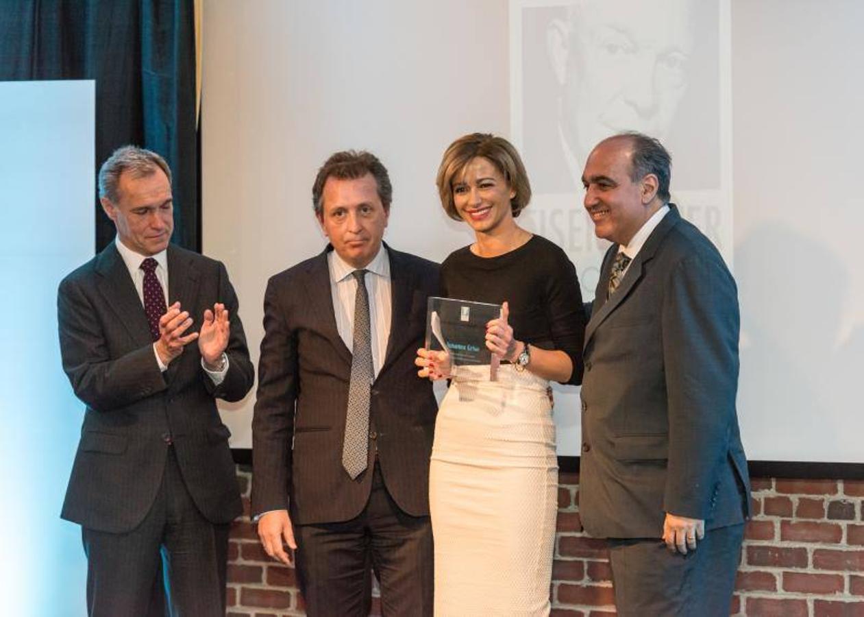 Silvio González, Consejero-Delegado de A3Media, Javier Cremades, Susanna Griso y George de Lama posan durante la ceremonia de entrega del premio "First Amendment Award" al periodismo audiovisual