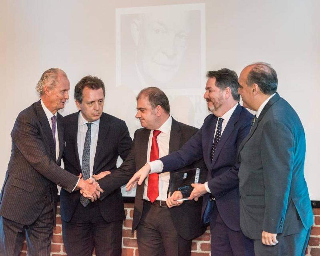 El embajador de España en USA Pedro Morenés, Javier Cremades, el director editorial de Vocento Benjamin Lana, el director de ABC Bieito Rubido y el presidente de Eisenhower Fellowships George de Lama en la entrega del premio "First Amendment Award". 