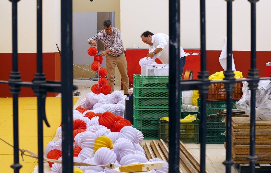 Los últimos preparativos de la Feria de Córdoba 2017, en imágenes