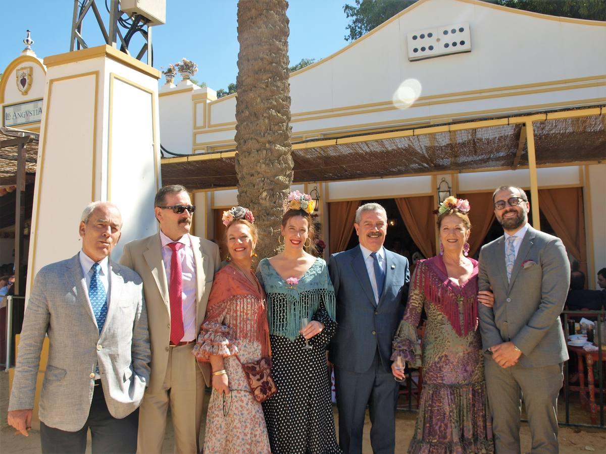 Javier Ganuza, Señores de García-Narvarte junto a su hija Cuca, Señores de Ampliato y Alfredo Lourenço