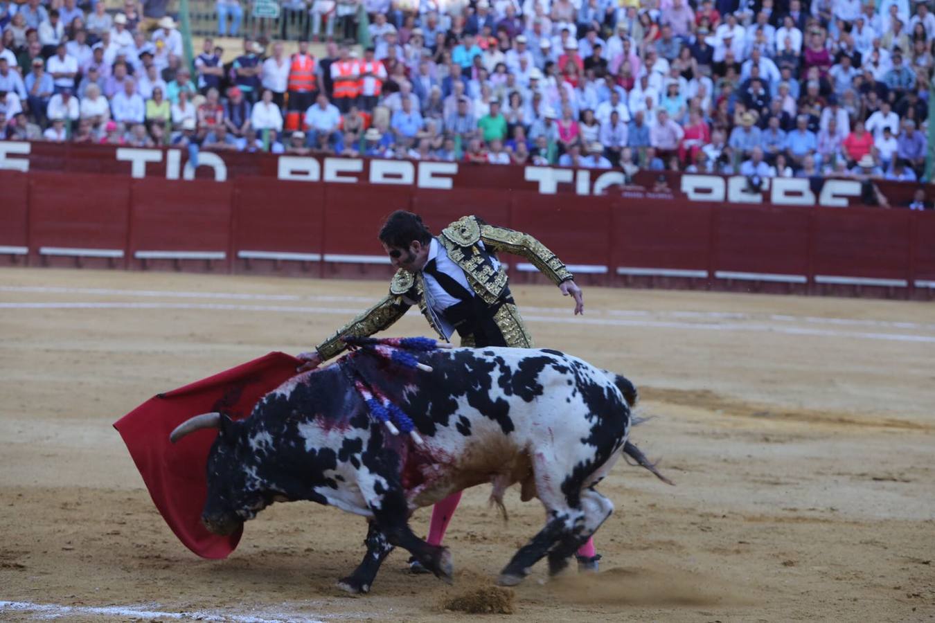 La terna de Manzanares, Padilla y Morante sale a hombros en la Feria