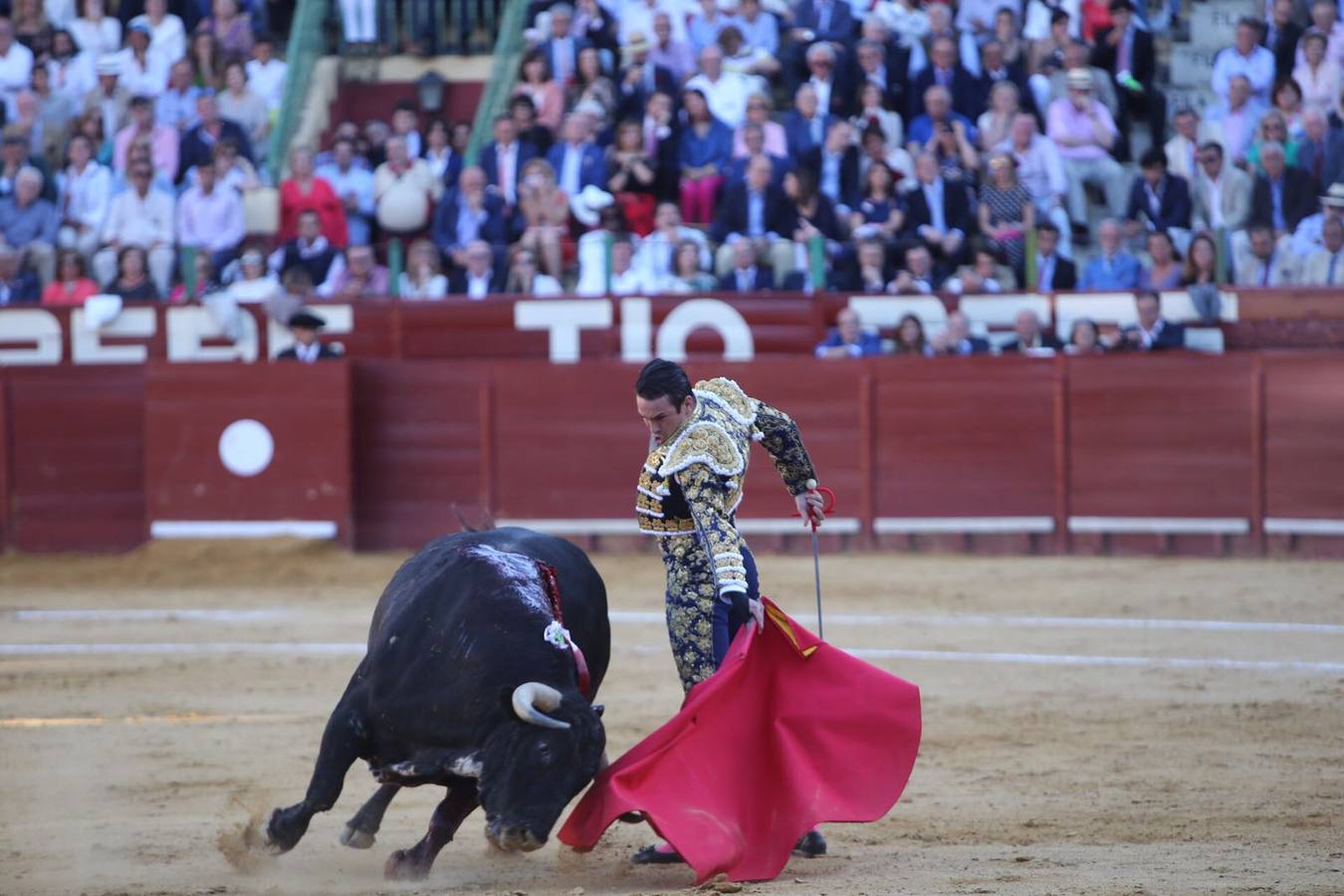 La terna de Manzanares, Padilla y Morante sale a hombros en la Feria