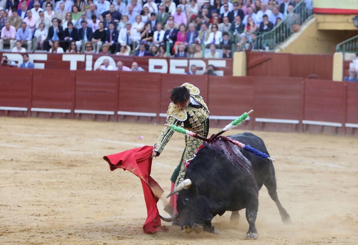 Talavante y Roca Rey salen a hombros en el broche taurino de la Feria de Jerez