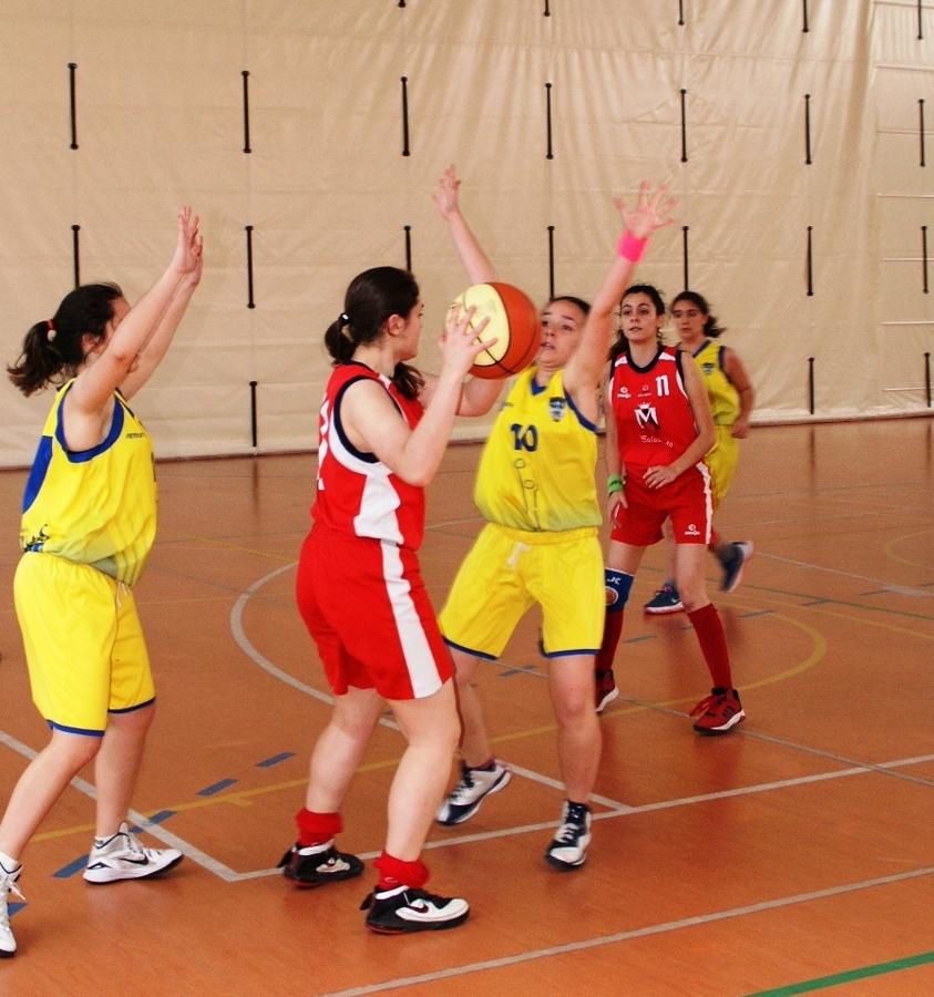 En imágenes: Los dos últimos partidos de la liga de baloncesto; Mater vs BVM Irlandesas y Calasancio vs Nuestra Señora de las Maravillas