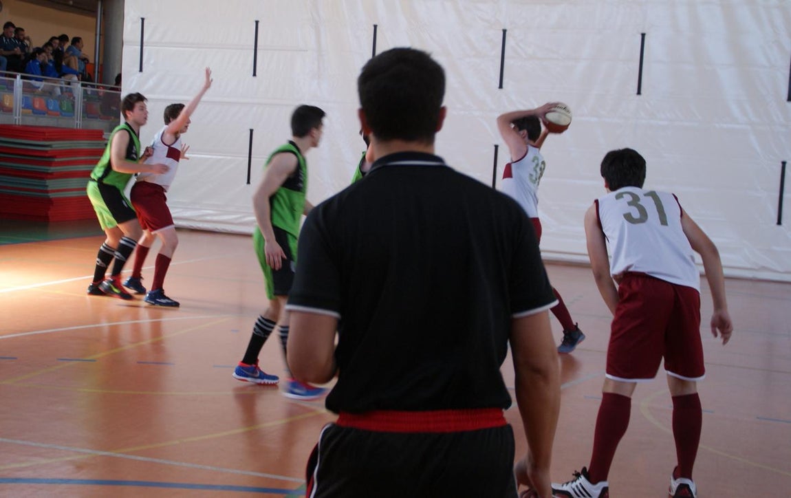 En imágenes: Los dos últimos partidos de la liga de baloncesto; Claret A vs El Prado y Safa vs Santa María del Yermo