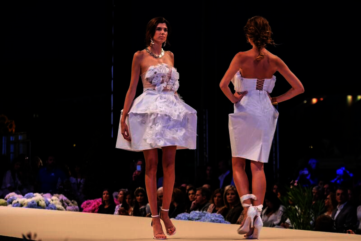 Faldas geométricas de la Escuela de Arte de Ibiza. 