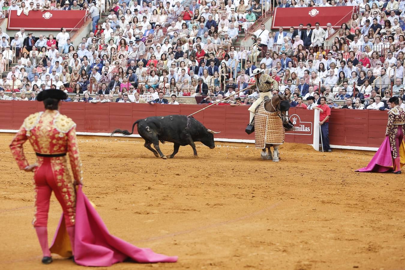 La corrida de Morante, Manzanares y Roca Rey, en imágenes